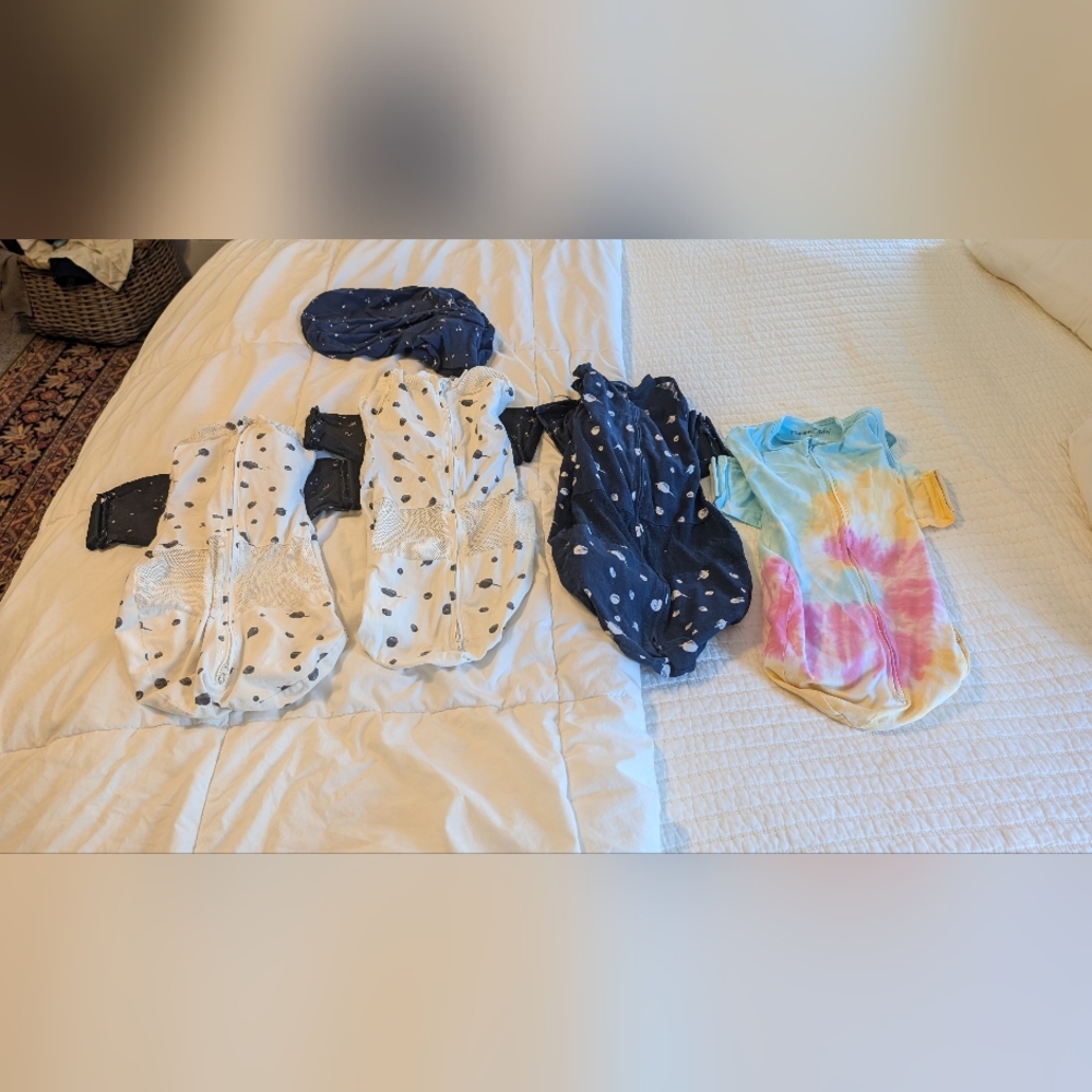 Snoo Swaddles And Sheet Set. Size Medium And Small. Happiest Baby.